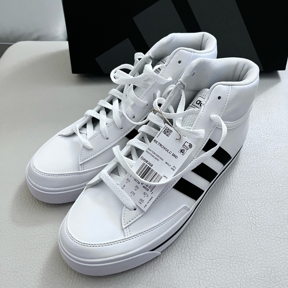 NWT - Adidas Men’s Retrovulc Mid Synthetic Leather Skateboard Shoes - Size 9